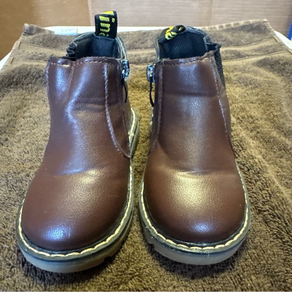 Brown Kids Boots size 6 side zip